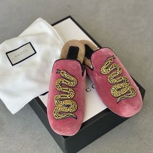 Authentic Gucci princetown velvet snake loafers
